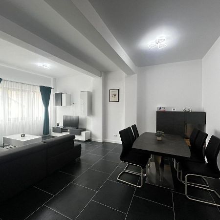 Marvellous Aparthotel With Master Apartments Suceava Exterior foto