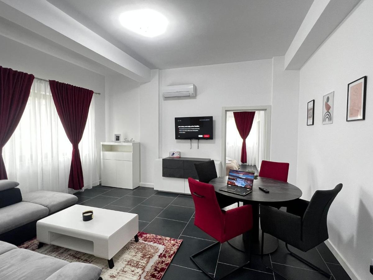 Marvellous Aparthotel With Master Apartments Suceava Exterior foto