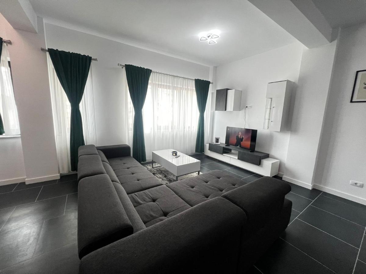 Marvellous Aparthotel With Master Apartments Suceava Exterior foto