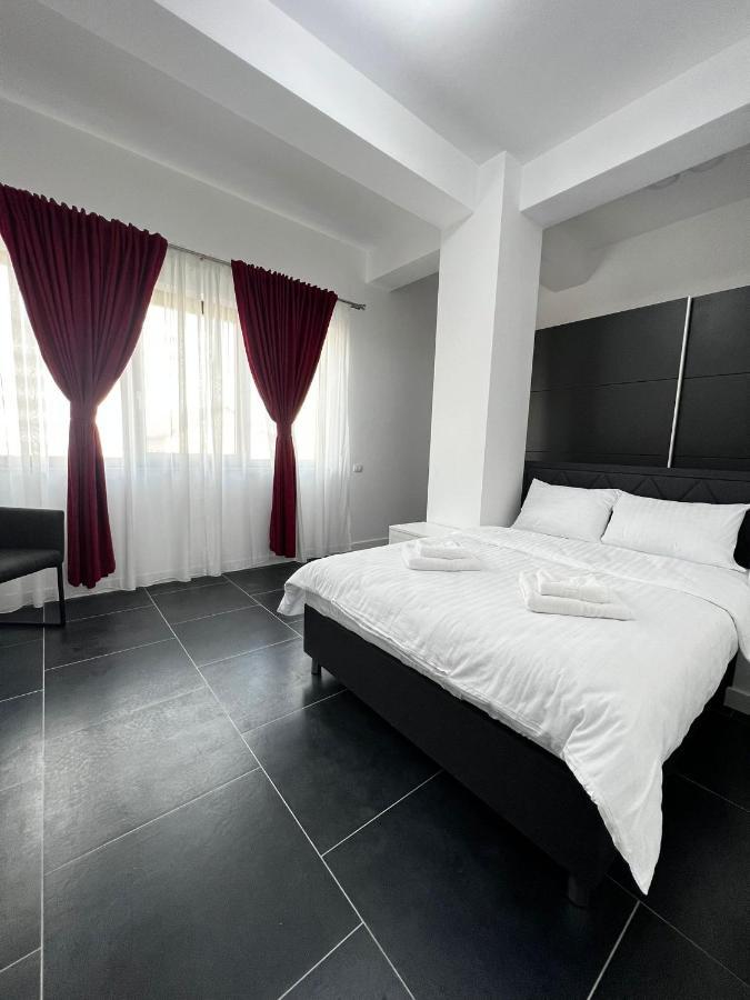 Marvellous Aparthotel With Master Apartments Suceava Exterior foto