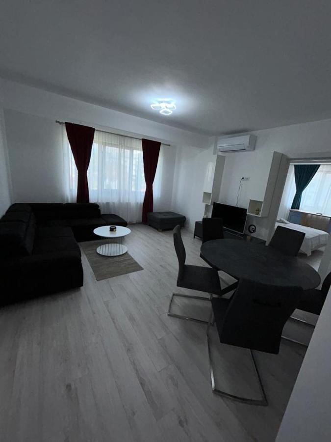Marvellous Aparthotel With Master Apartments Suceava Exterior foto